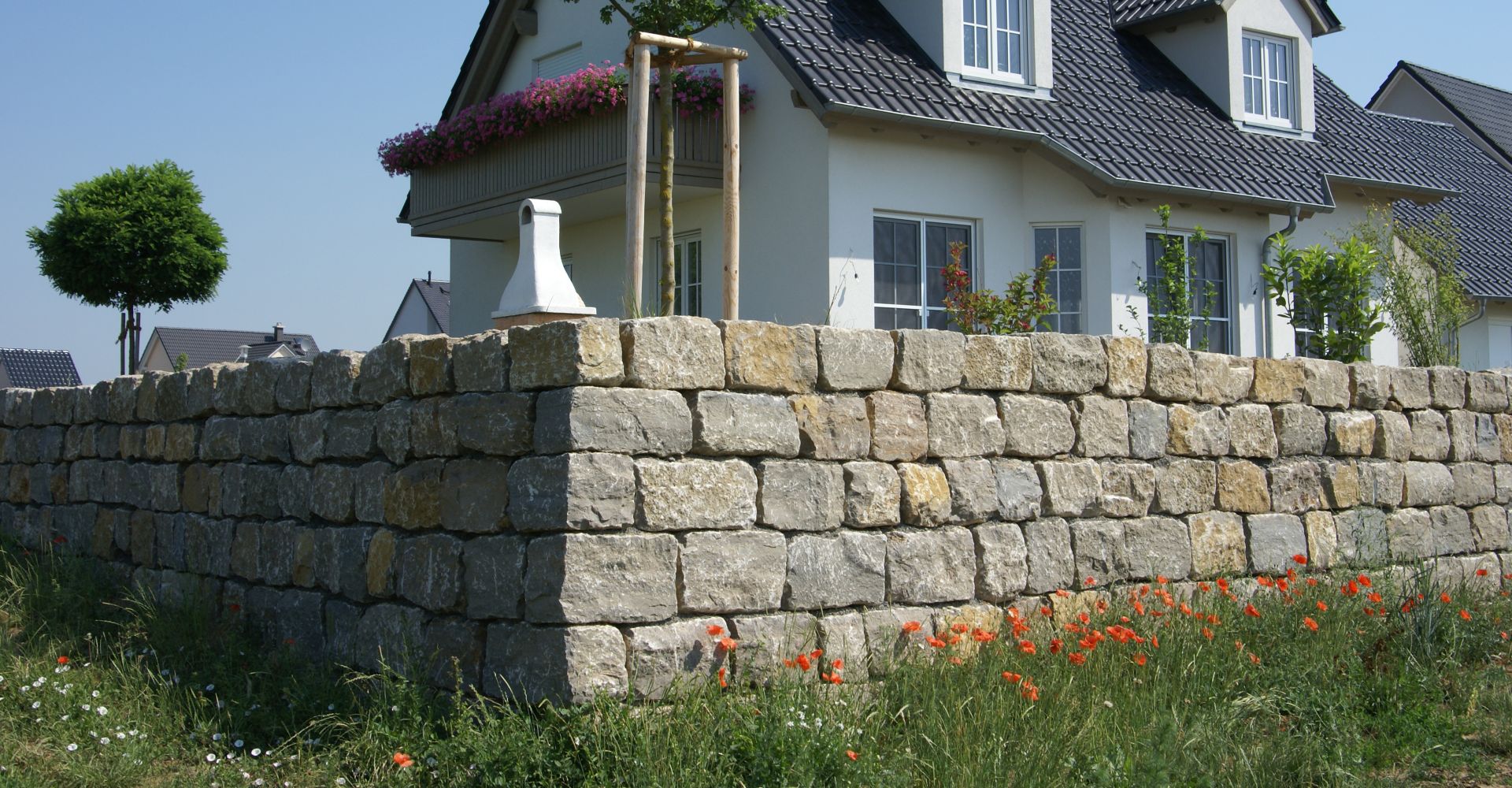 Außenmauer aus Muschelkalk