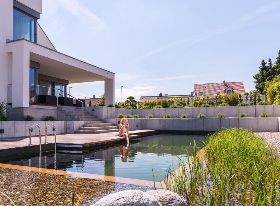 Das eigene Bio-Schwimmbad im Garten