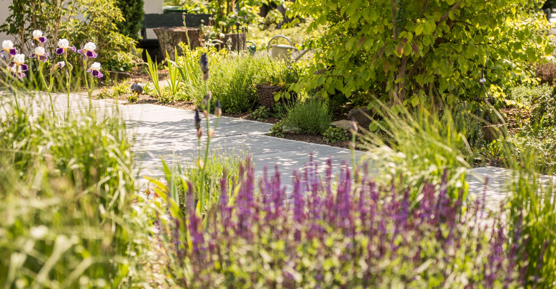 Auch ein natürlicher Garten benötigt Pflege