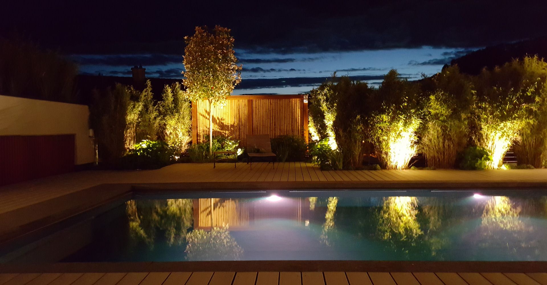 Abendstimmung mit Bio-Schwimmbad